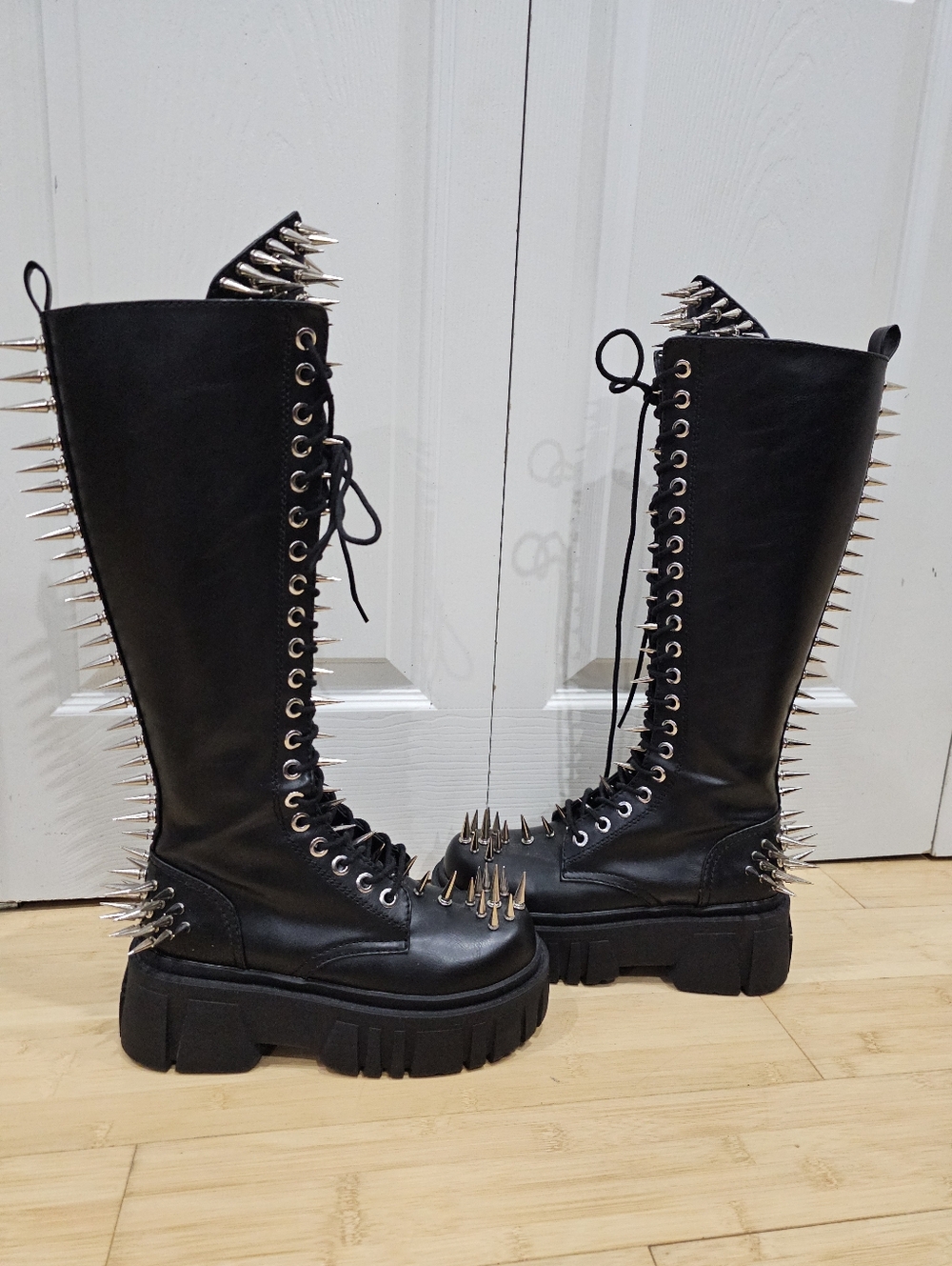 Rare Dolls Kill Widow Punk Goth The Problem Child Black Silver Spiked Knee Boots - Picture 13 of 15
